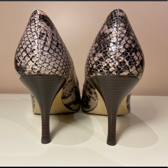 NEW TAHARI HEELS US9.5 - Picture 5 of 5